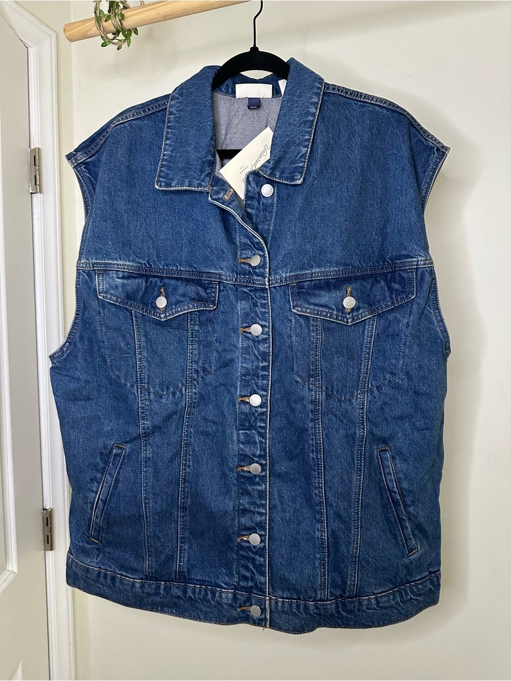 Women’s XL | Universal Thread Heavy Weight Medium Wash Denim Vest Trucker Jacket